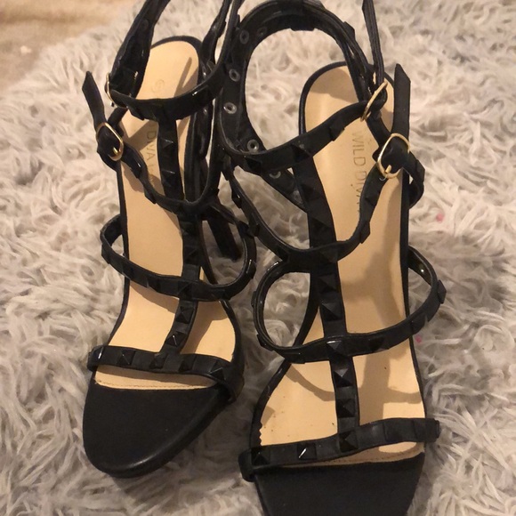 Black studded high heels - Picture 3 of 5